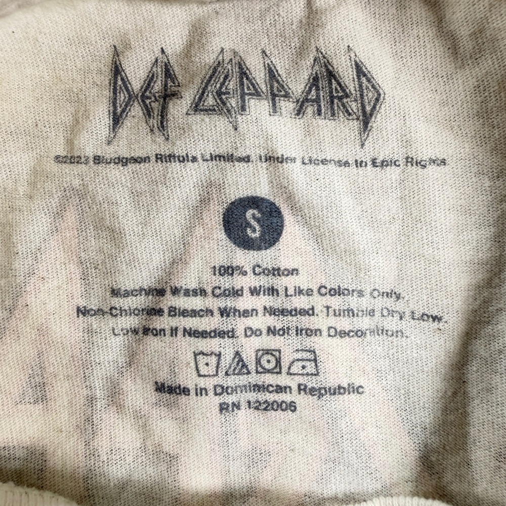 Def Leppard T-Shirt 1981 Tour Graphic 100% Cotton Small Cream Rock Band Tee - Picture 6 of 6